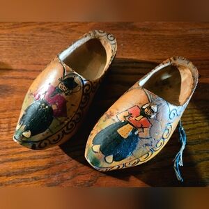 Vintage Decor: Dutch Wooden Shoes